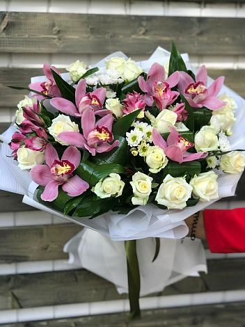 Букет цветов из: Розы и Хризантемы в Верхнем Турове