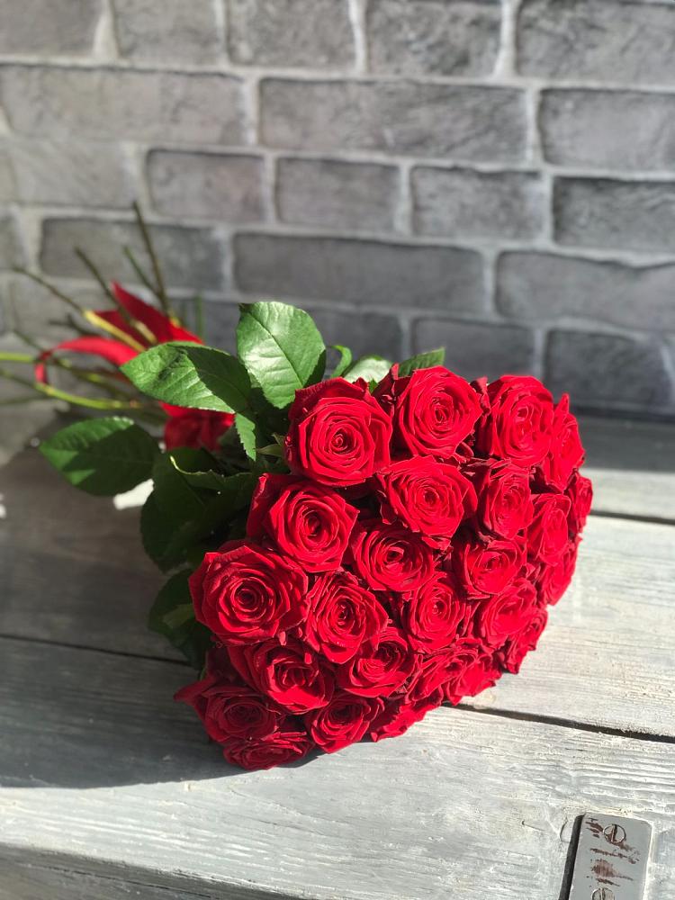Букет Красные розы Фридом в Верхнем Турове