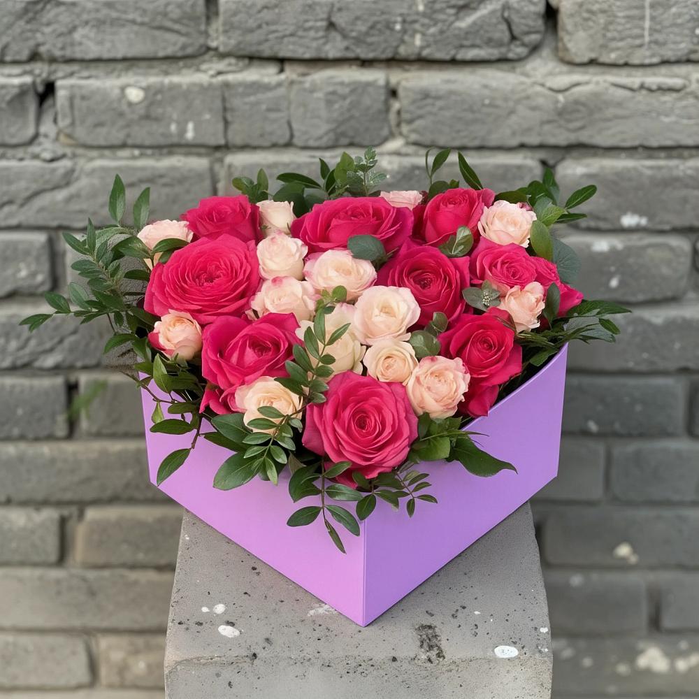 Цветочная композиция из Розы в коробке в Верхнем Турове